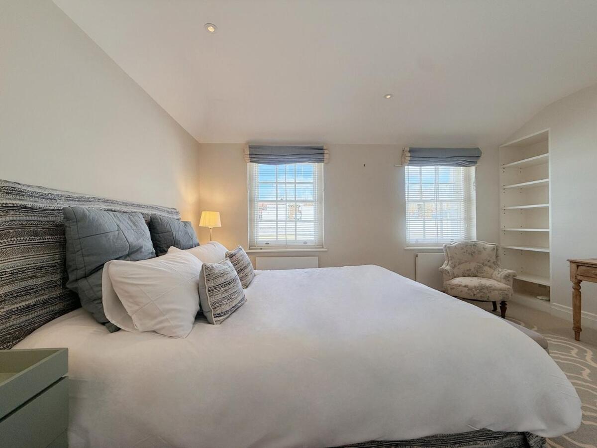 Villa Stylish 3-bedroom Terrace House Near Earls Court Londra