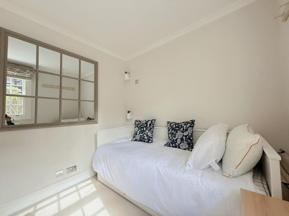 Stylish 3-bedroom Terrace House Near Earls Court * Londra
