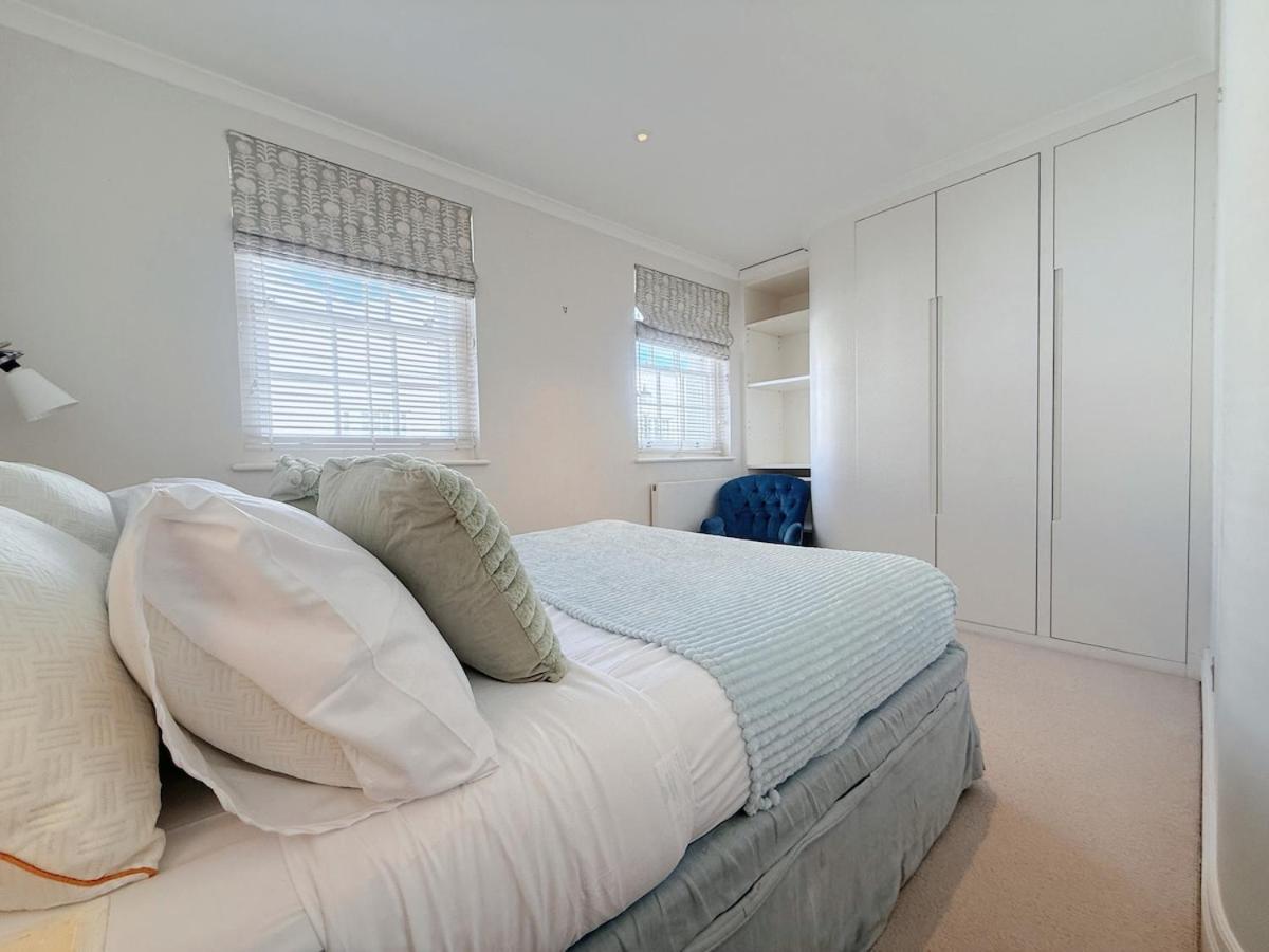 Villa Stylish 3-bedroom Terrace House Near Earls Court Londra
