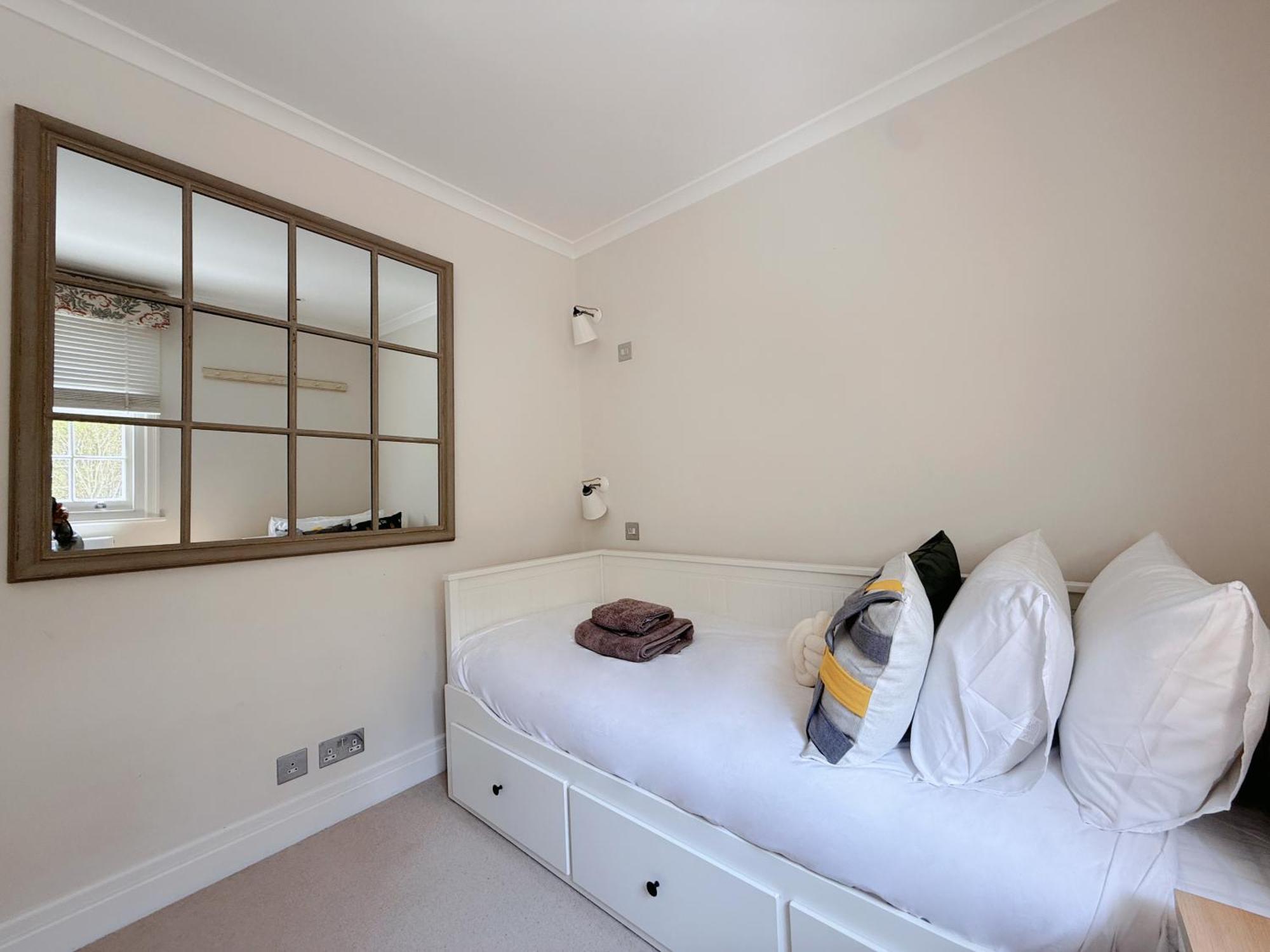 Villa Stylish 3-bedroom Terrace House Near Earls Court Londra
