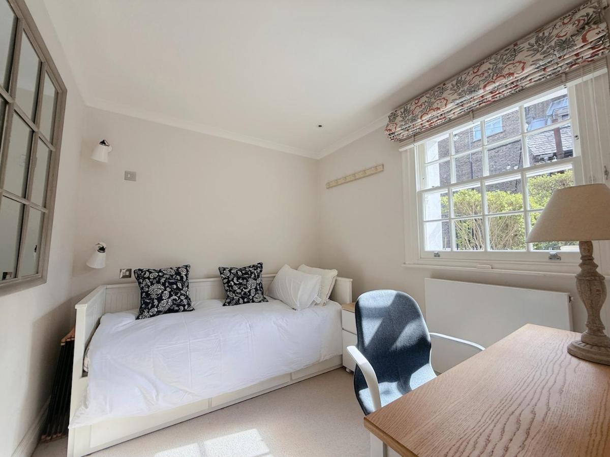 Vilă Stylish 3-bedroom Terrace House Near Earls Court