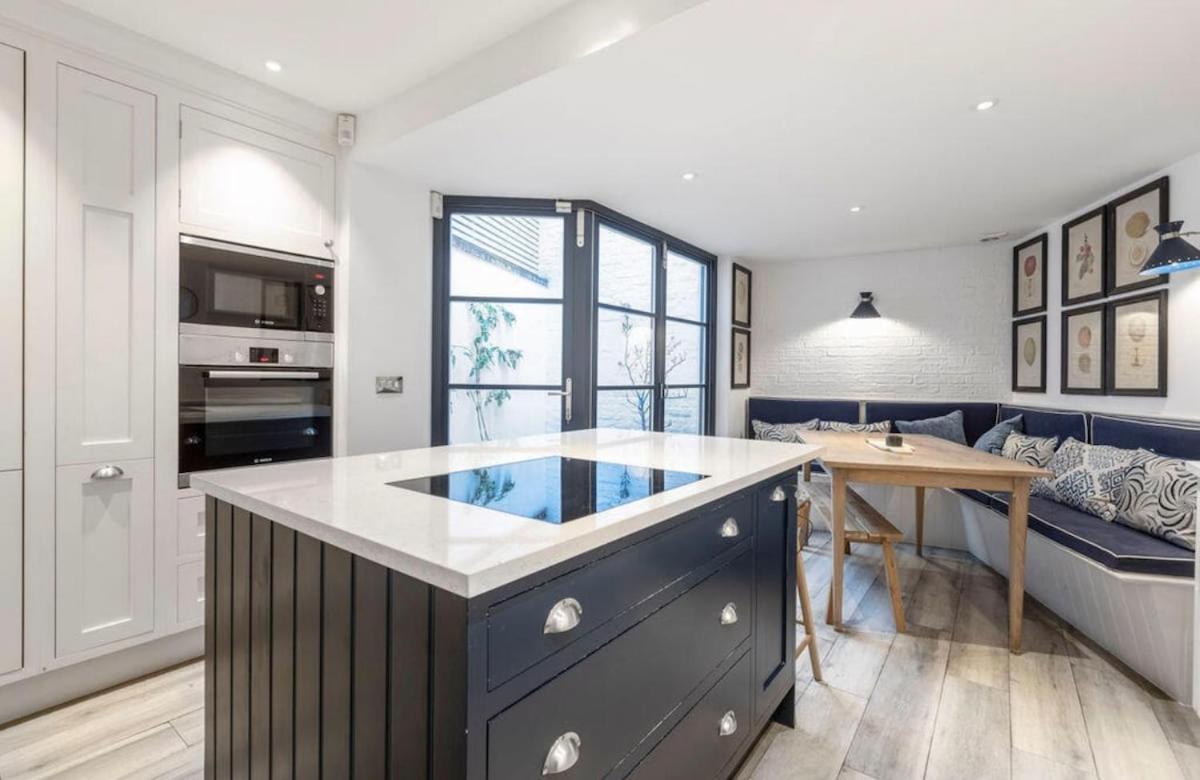 Stylish 3-bedroom Terrace House Near Earls Court Vilă *