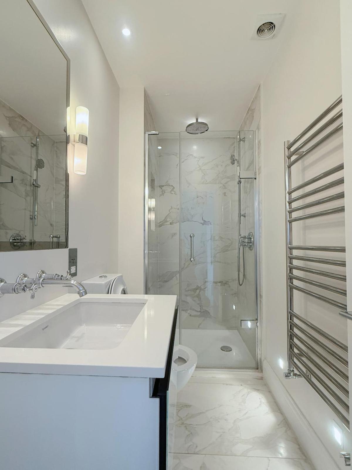 Stylish 3-bedroom Terrace House Near Earls Court Vilă