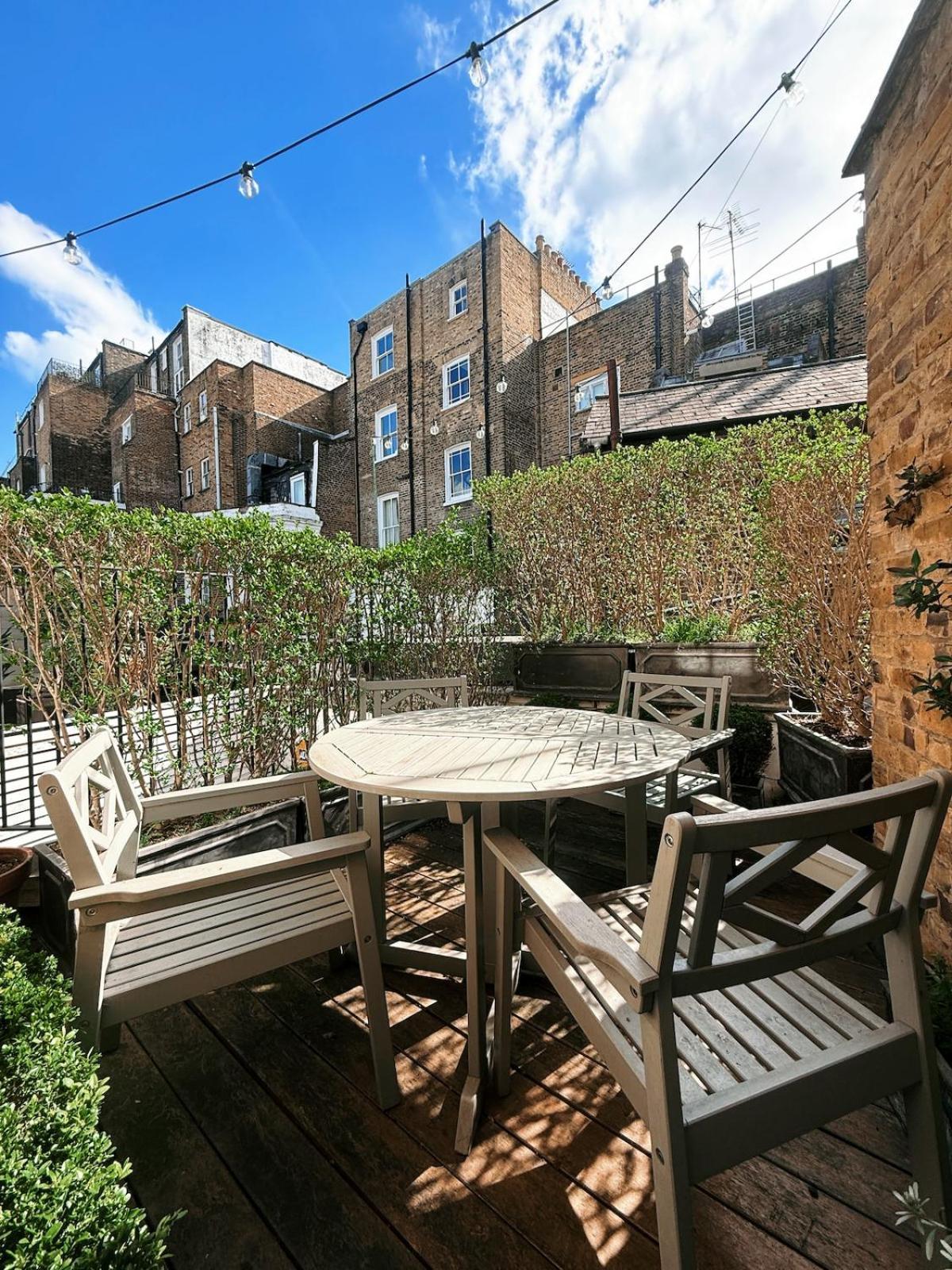 Vilă Stylish 3-bedroom Terrace House Near Earls Court