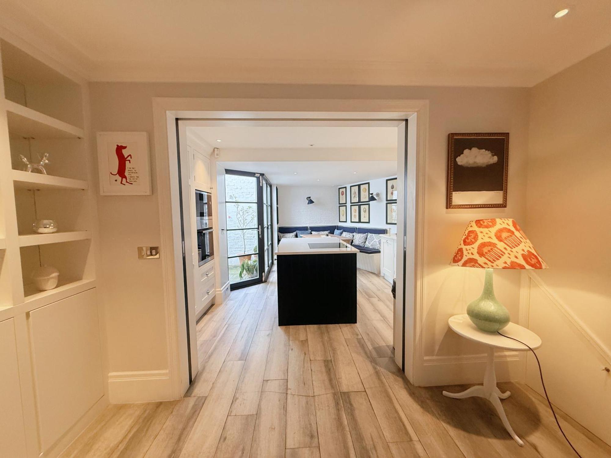 Stylish 3-bedroom Terrace House Near Earls Court Vilă Londra